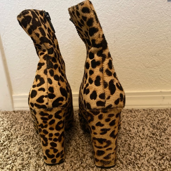 Steve Madden Womens Editor Leopard Animal Print Fashion Boots Size 7.5 - Picture 8 of 11